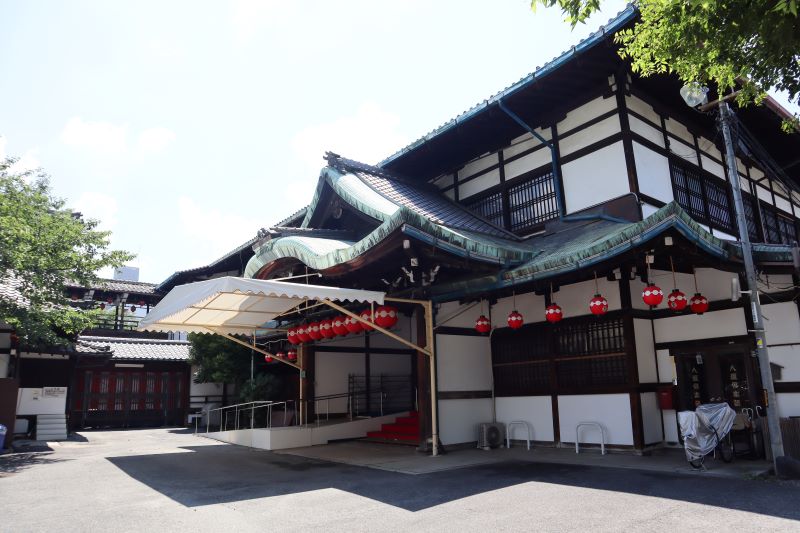 京都の文化を堪能できる「祇園甲部歌舞練場小劇場」